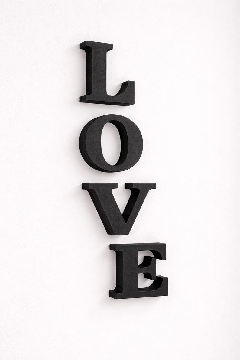 Custom freestanding 3D letters